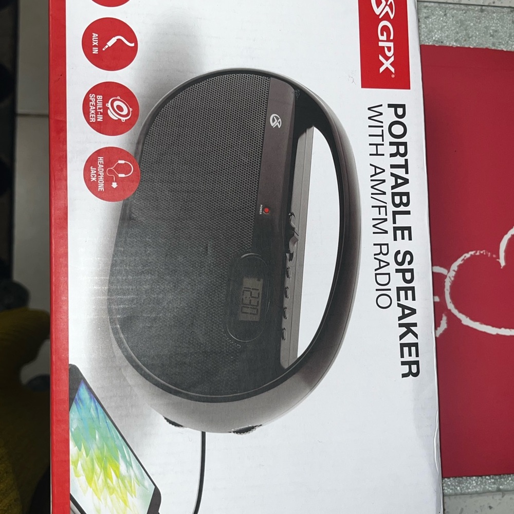 Black Portable Speaker with AM/FM Radio